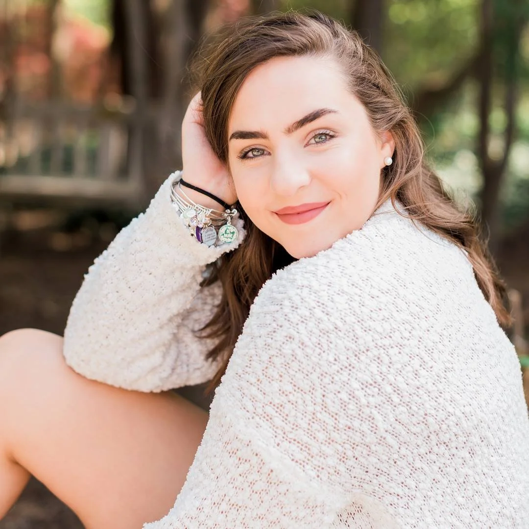 Raleigh Senior Photograph girl with white sweater