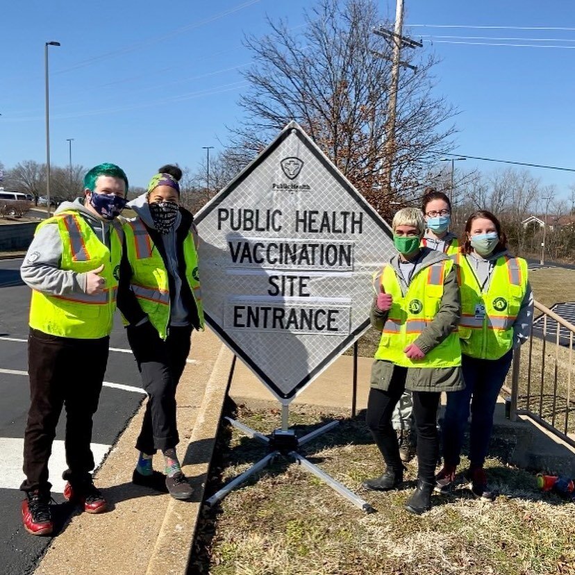 ✨ Special Announcement ✨ 

AmeriCorps teams from AmeriCorps St. Louis, @arizonaconservationcorps, @conservcorps, and @americorpsnccc are on-site in Missouri, supporting the vaccination efforts of the State Emergency Management Agency and the Department of Health and Senior Services 

The first of these mass vaccinations sites assisted by ACSTL took place last month with our team in the Kansas City Region, followed by Arnold, MO earlier this week. We are honored to assist the state with these efforts, and look forward this expansion of our COVID-19 response.