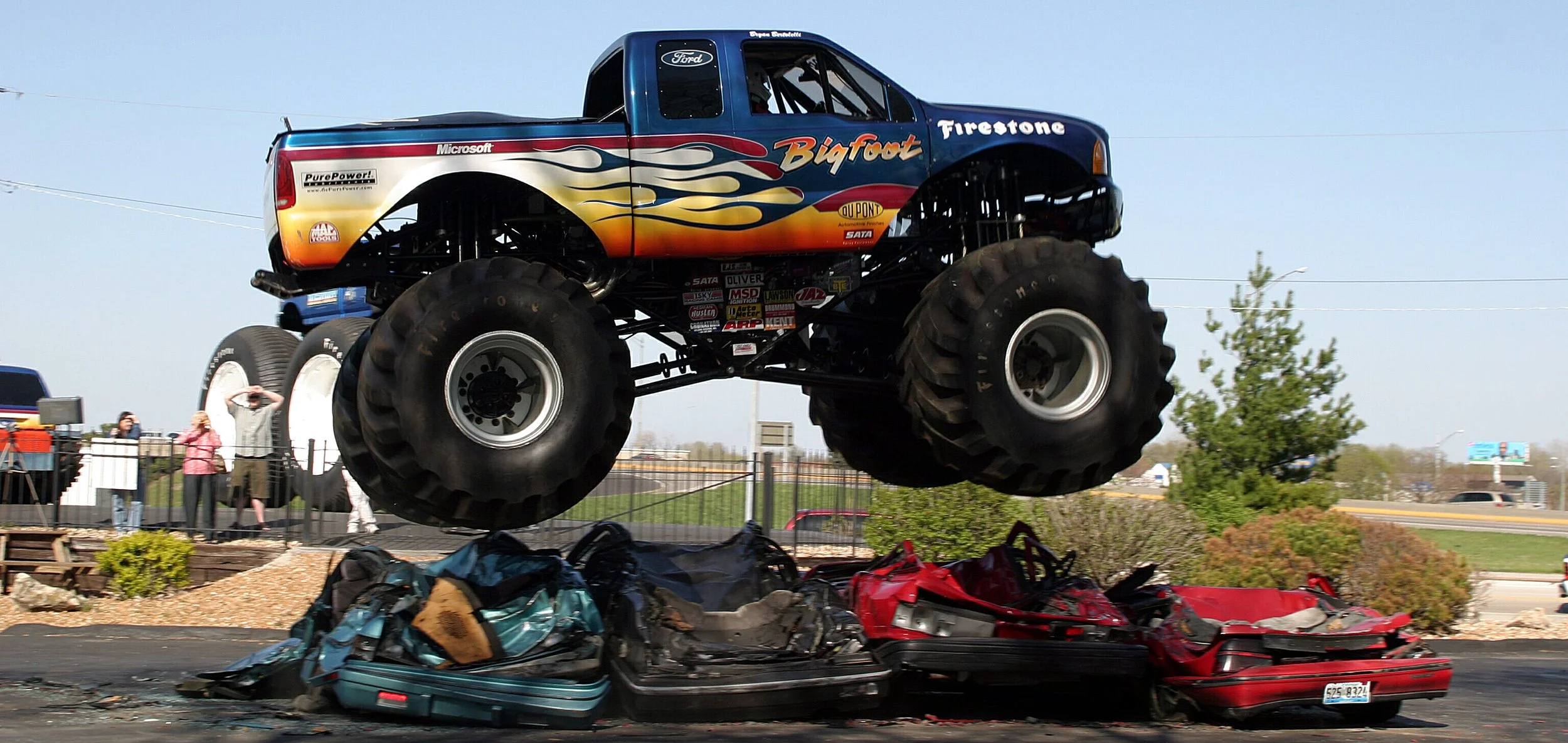  Visitors to the home of Bigfoot were treated to a free show that day. 