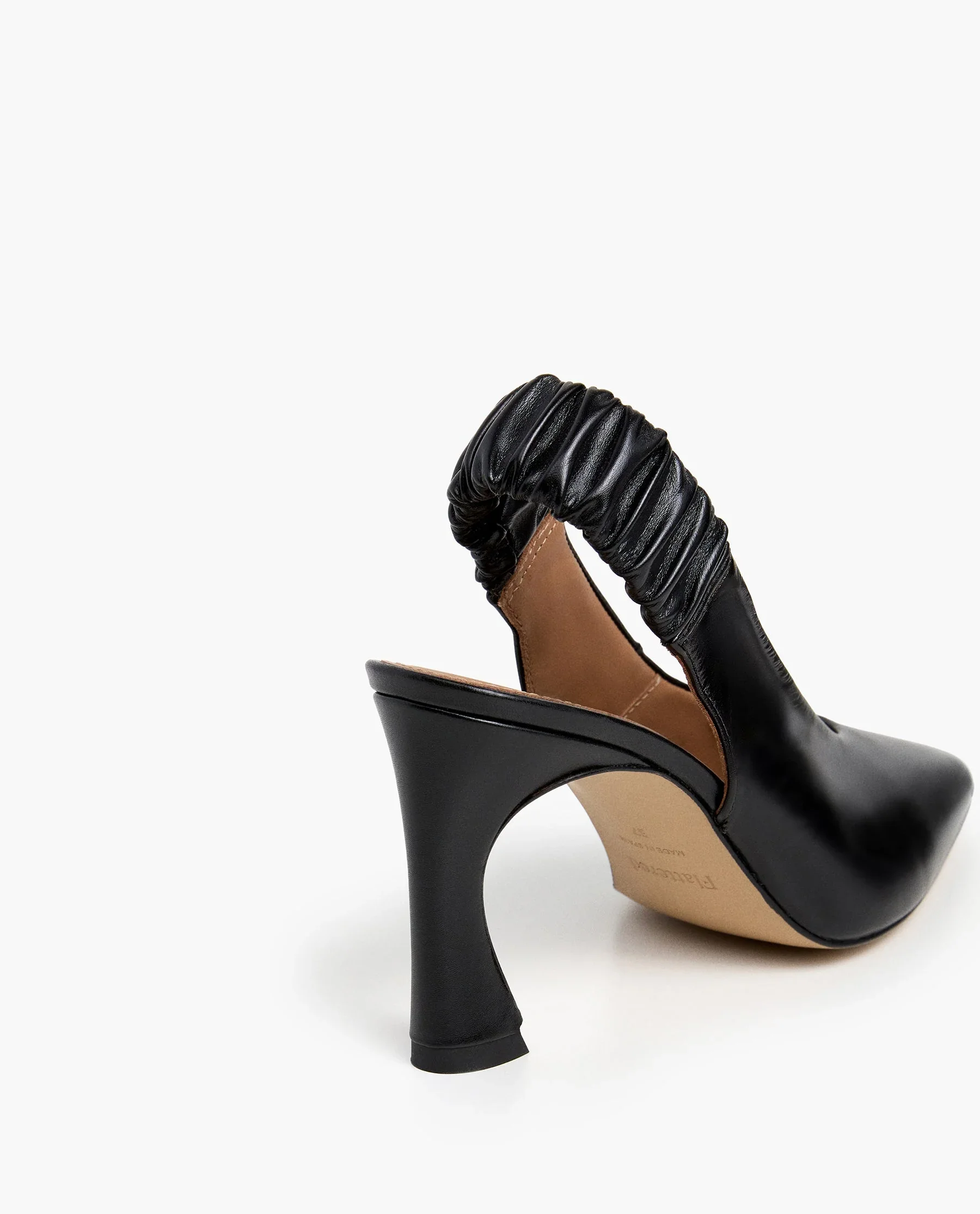 FLATTERED-LILLIAN-KAISERBLACK-DETAIL.webp