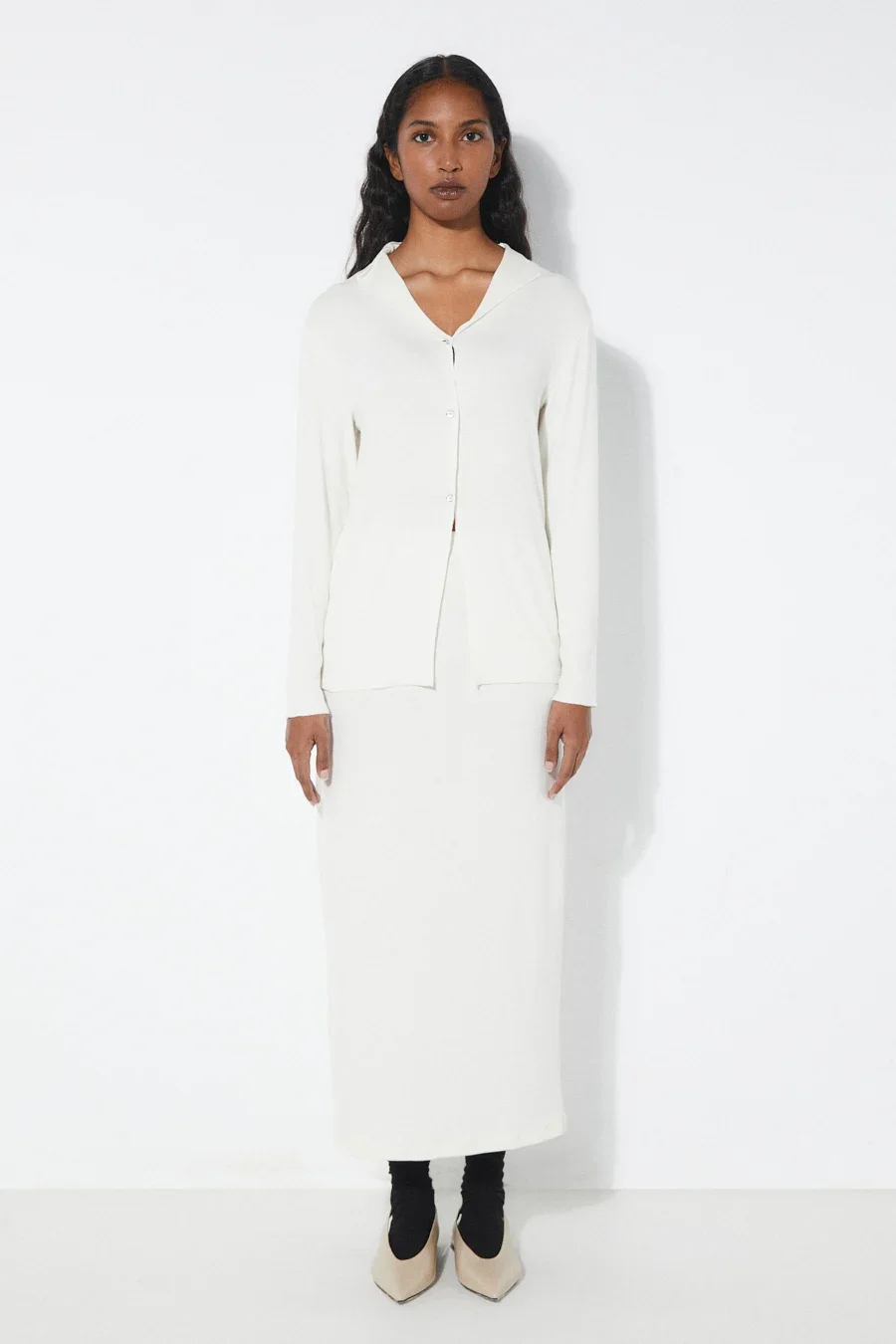 2653-TO-BE_VIVIAN_TOP_BEIGE_RITA_ROW_WOMEN_AW25_1.webp