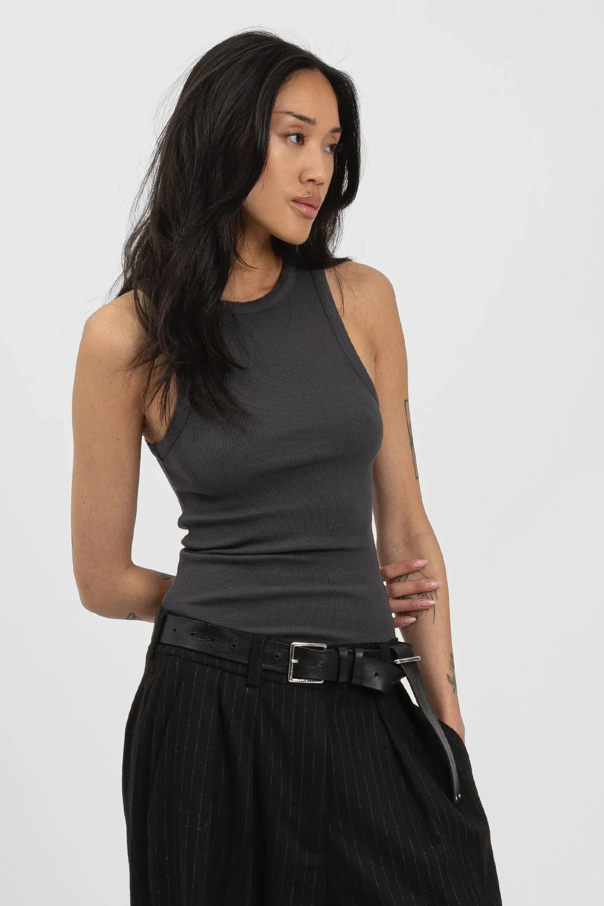THE_MENU_ECom_bp_THICK_018_Top_Anthracite.webp