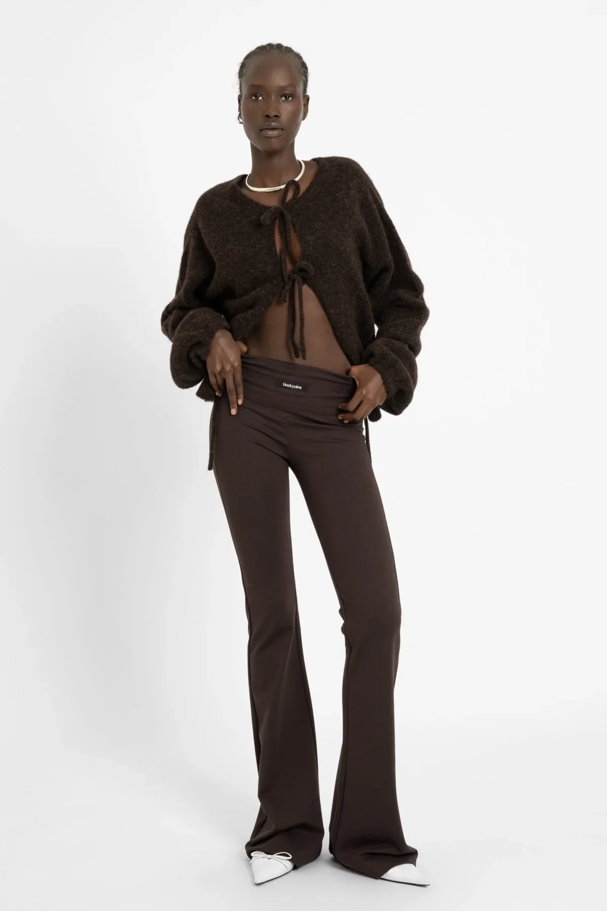 AW26_ECom_FYNA_Flares_Chocolate_1.webp