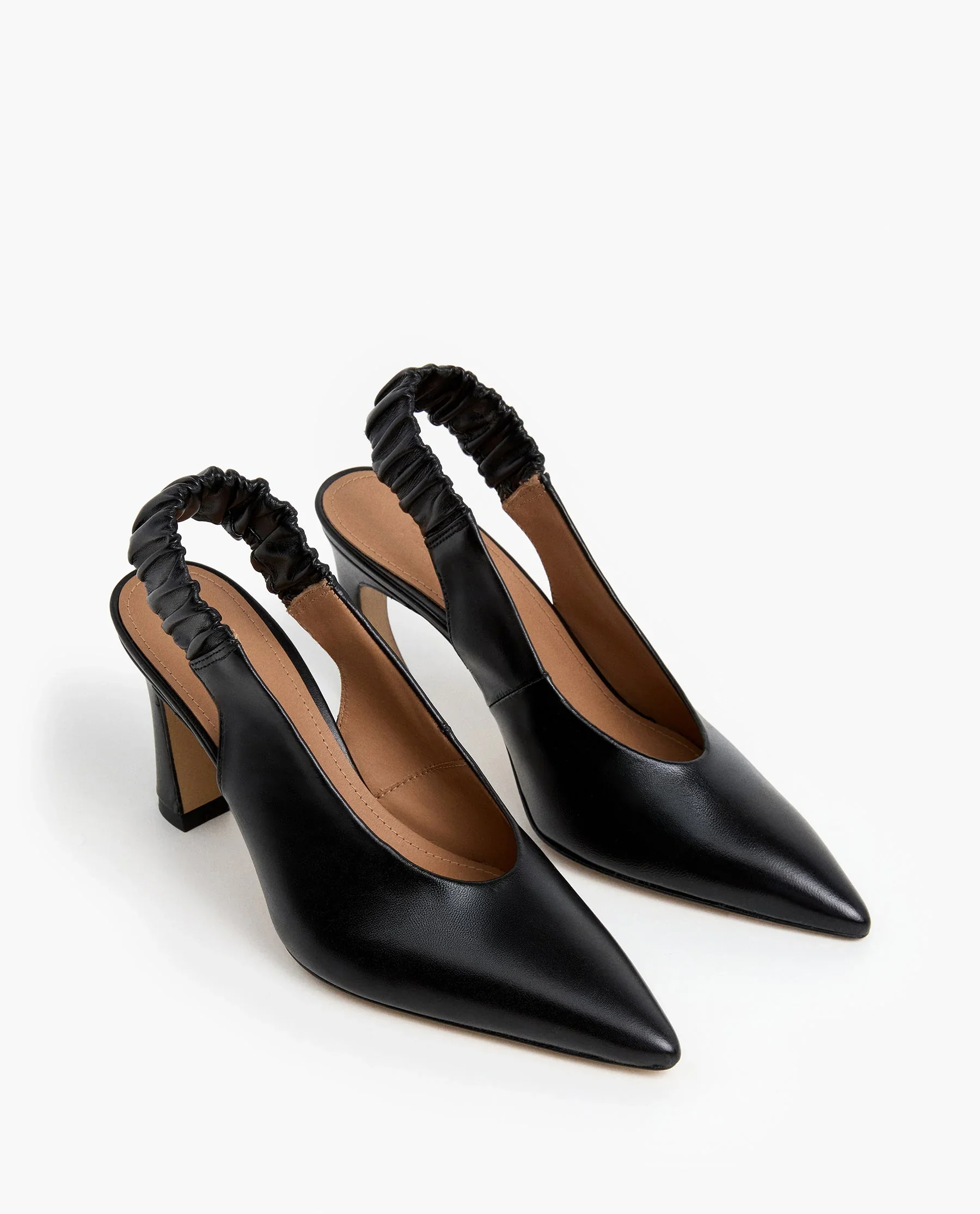 FLATTERED-LILLIAN-KAISERBLACK-PAIR.webp