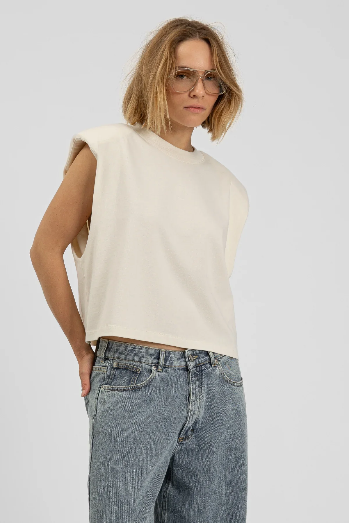SS26_ECom_bp_ICONIC014_ShoulderTee_Buttercream_1.webp