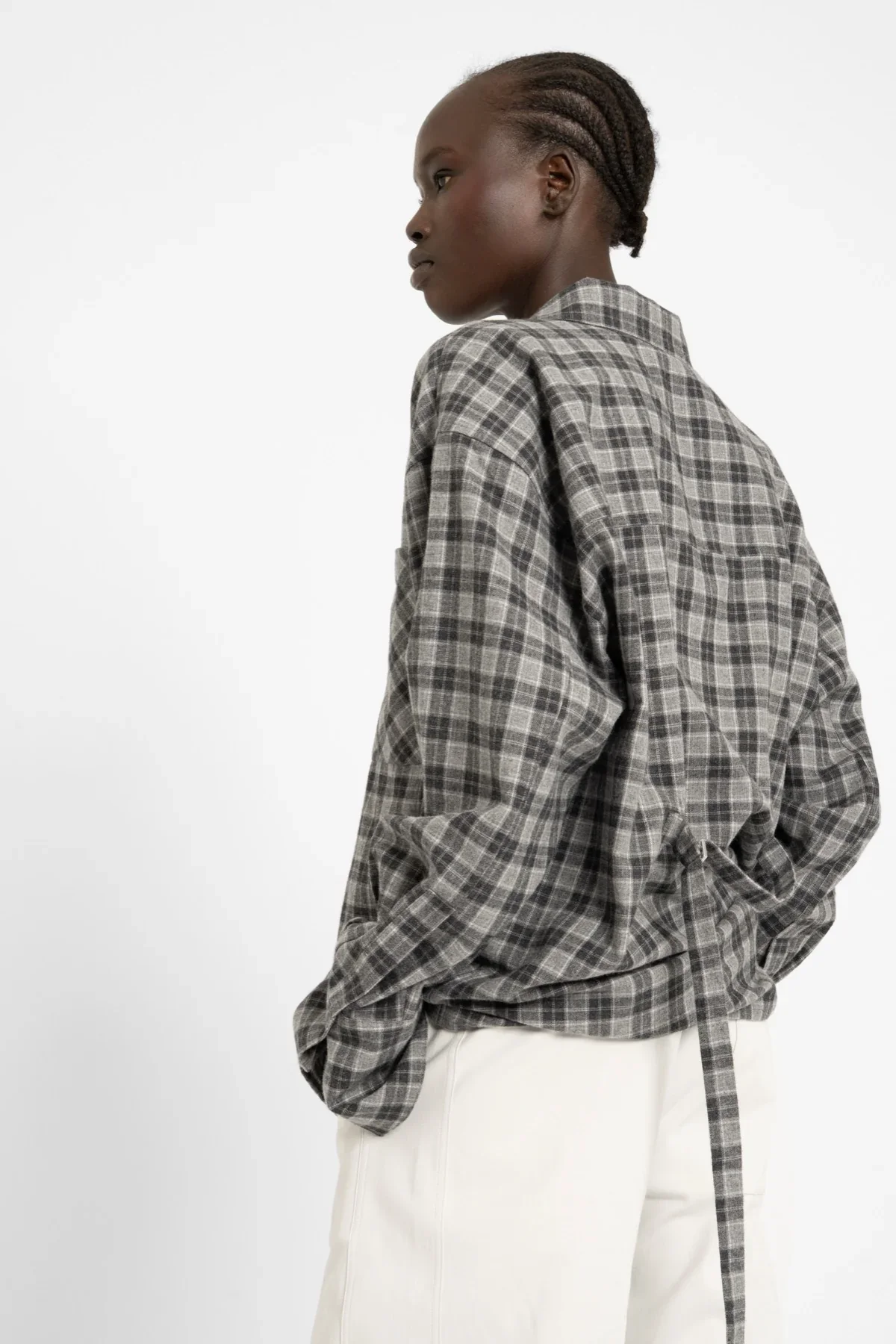 AW26_ECom_CLEAH_Shirt_GreyChecked_5.webp