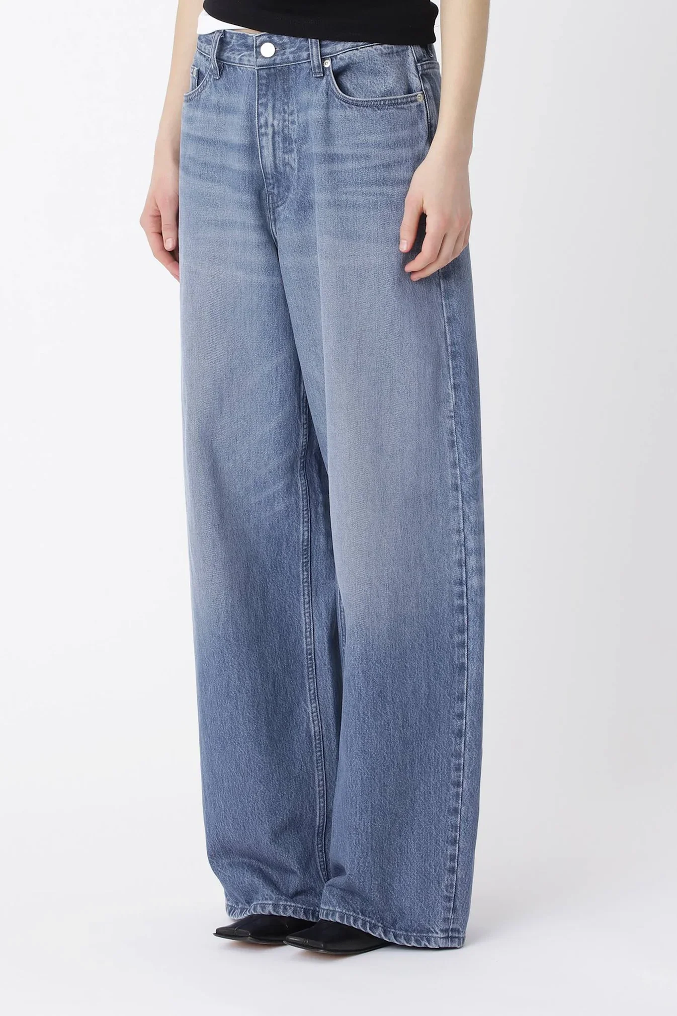 4651-15143_Lyon_Stormy_Blue_Jeans_W_2_d10a9dbc-8965-418c-b848-281643c89b23.webp