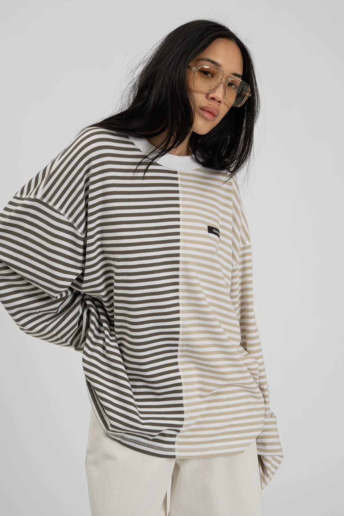 SS26_ECom_bp_ICONIC003_LongTee_Striped_2.webp