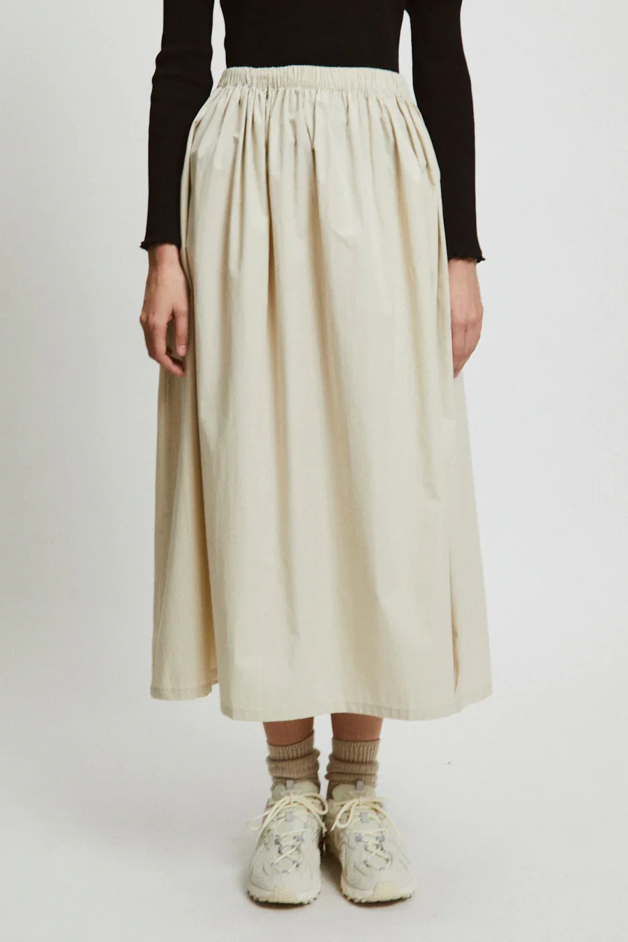 252213-FA_Beige_Skirt_FISHER_SS25_3_1080x.webp