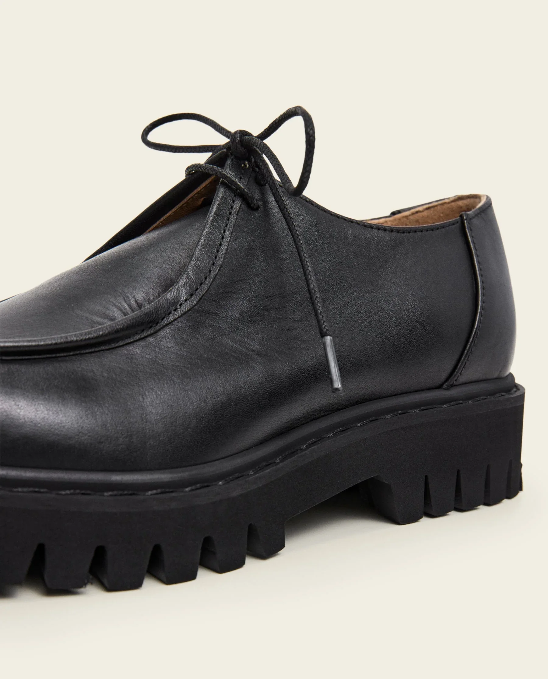 FLATTERED-MARLON_BLACK_LEATHER-DETAIL_2_copy.webp