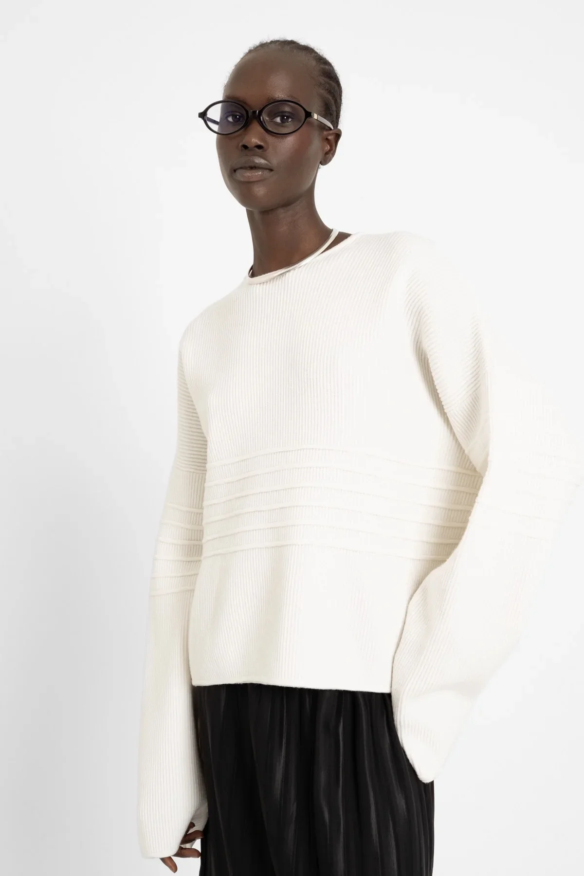 AW26_ECom_VILOH_Sweater_Cream_1.webp