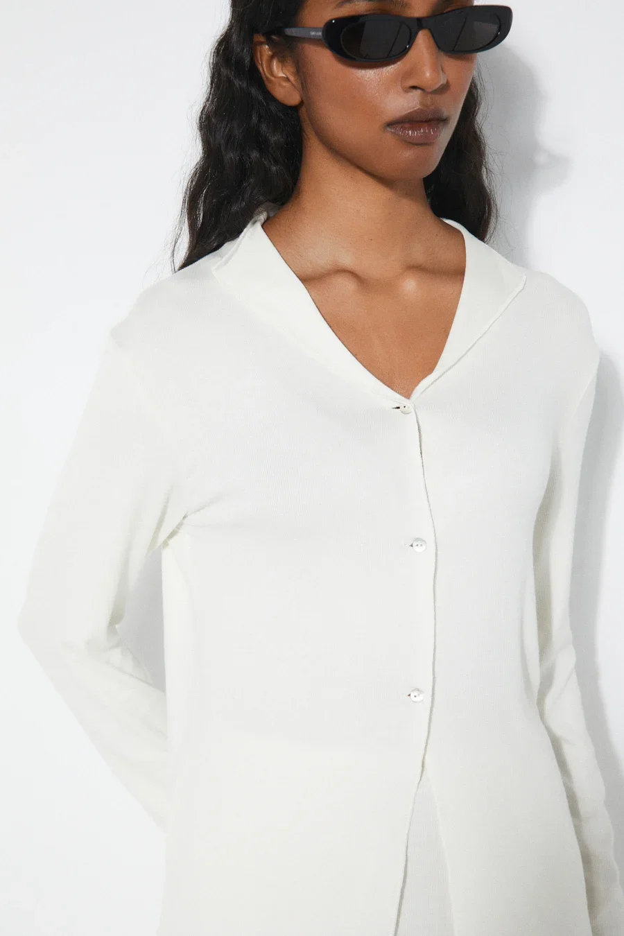 2653-TO-BE_VIVIAN_TOP_BEIGE_RITA_ROW_WOMEN_AW25_3.webp