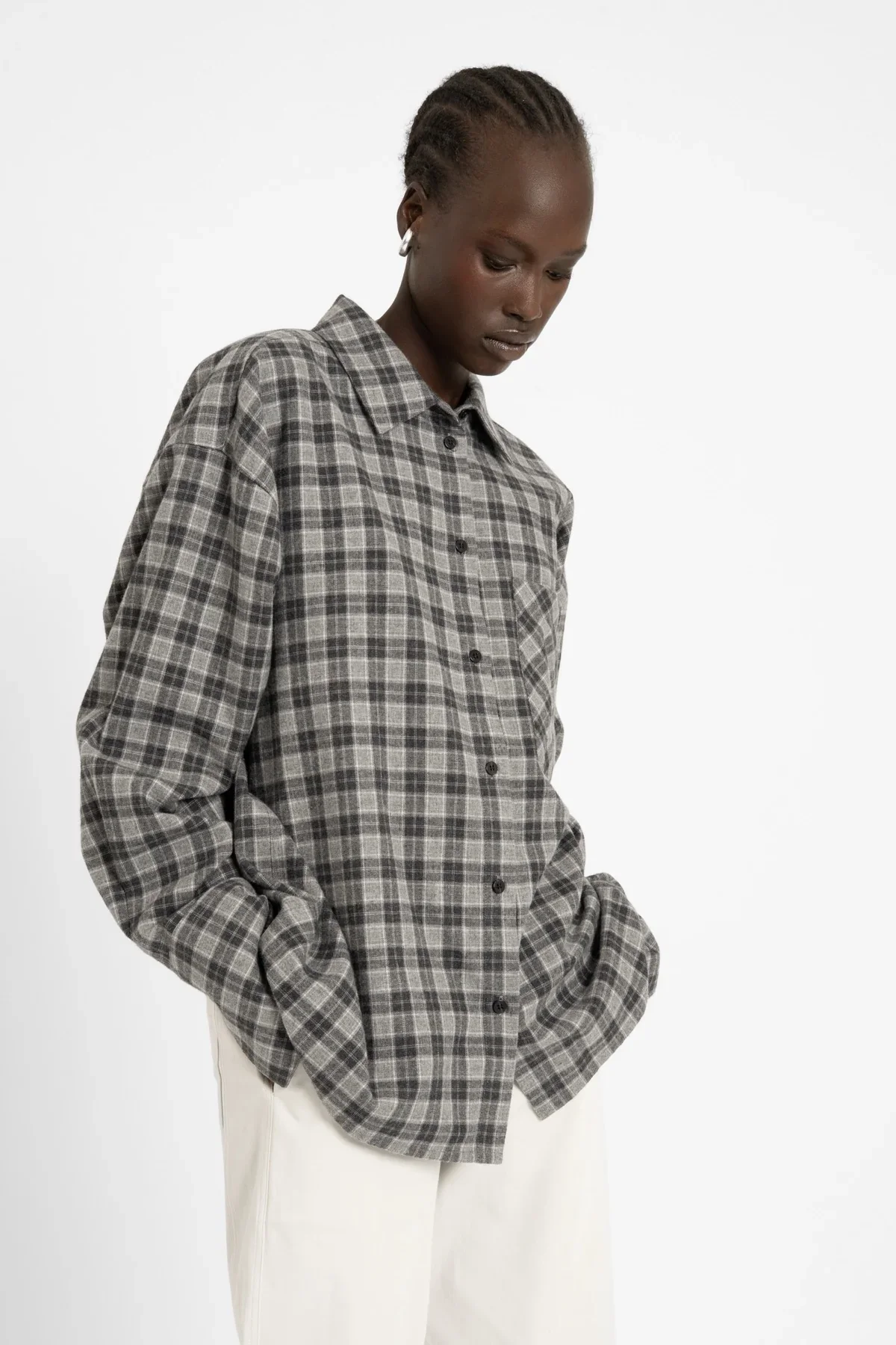 AW26_ECom_CLEAH_Shirt_GreyChecked_4.webp
