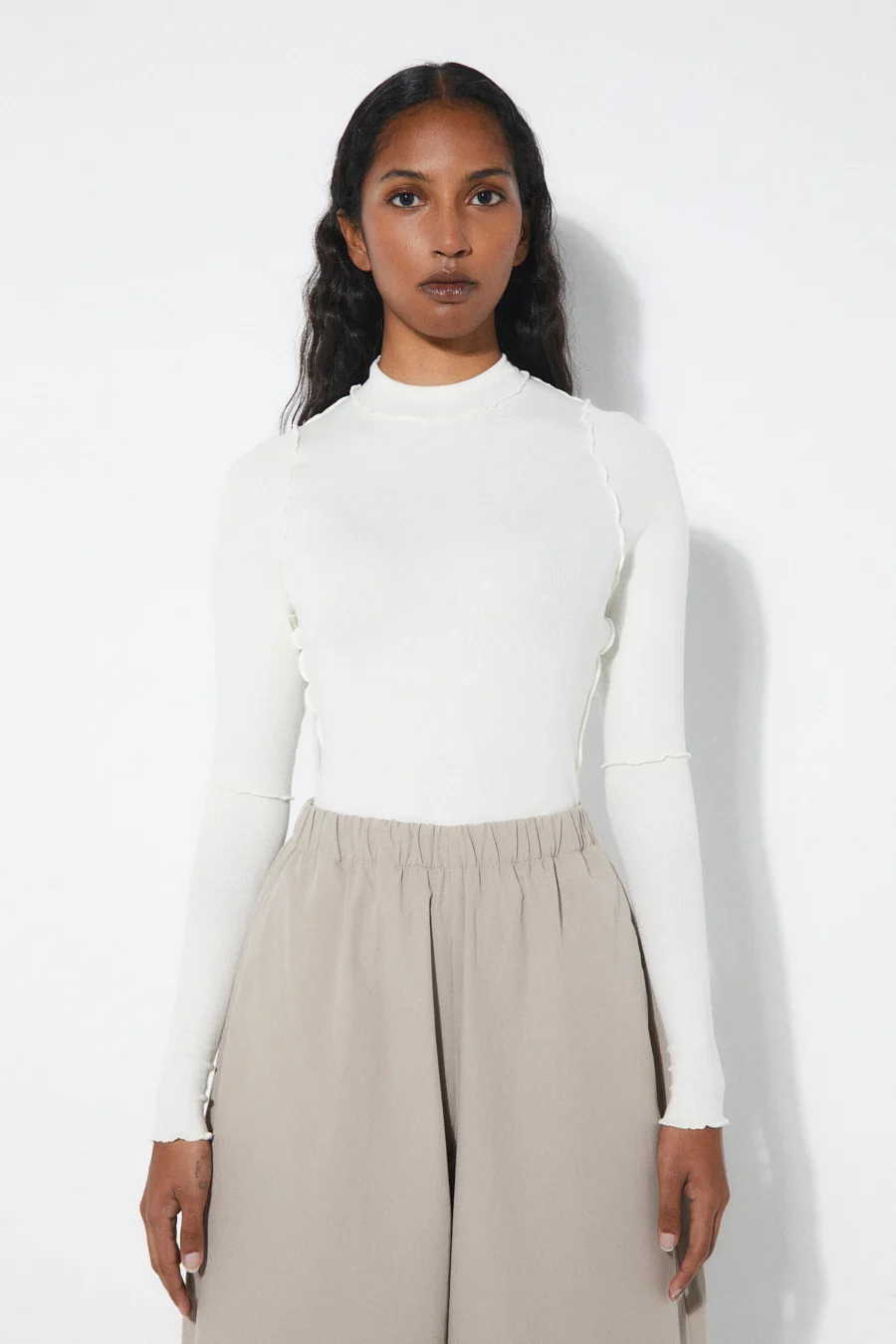 2624-TO-BE_CLOTILDE_TOP_BEIGE_RITA_ROW_WOMEN_AW25_3.webp