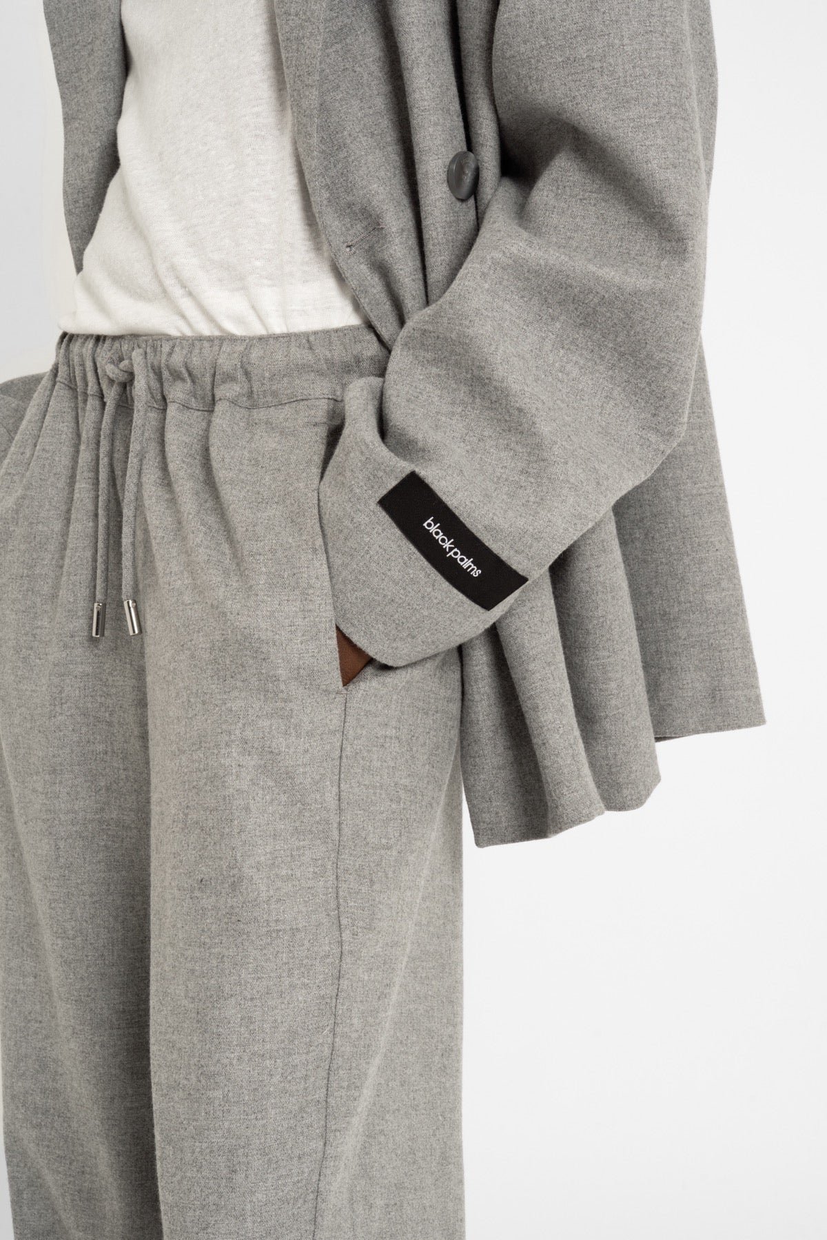 AW26_ECom_BILAY_Blazer_Grey_4.jpg