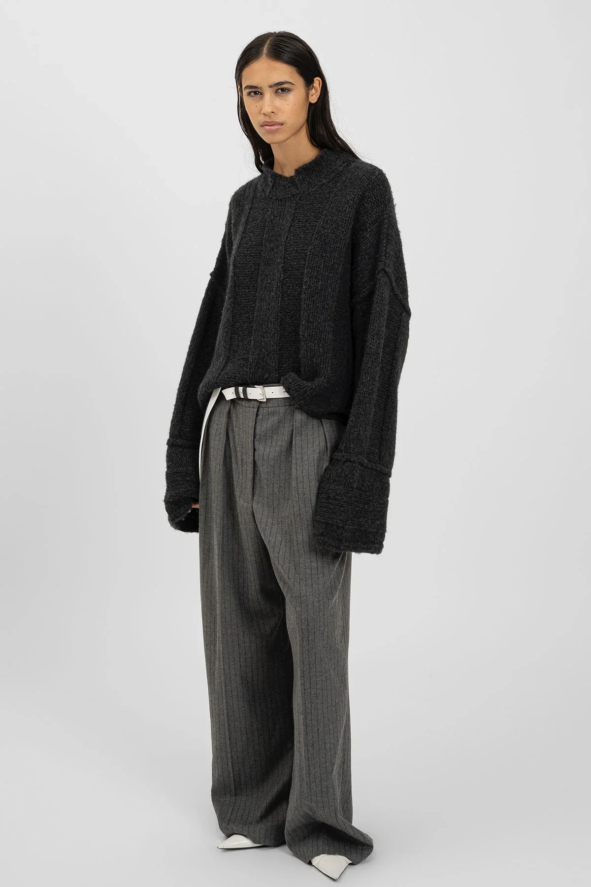 AW25_ECom_bp_STYNA_Sweater_Anthracite_2.webp