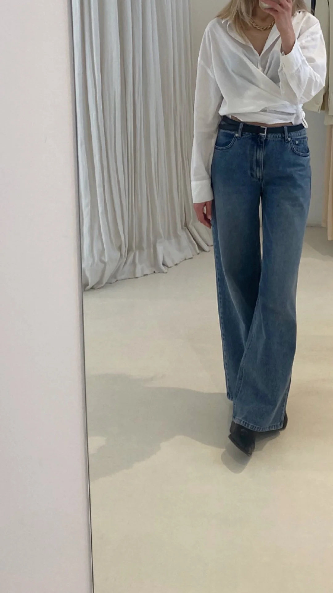 lulu jeans - mid blue wash