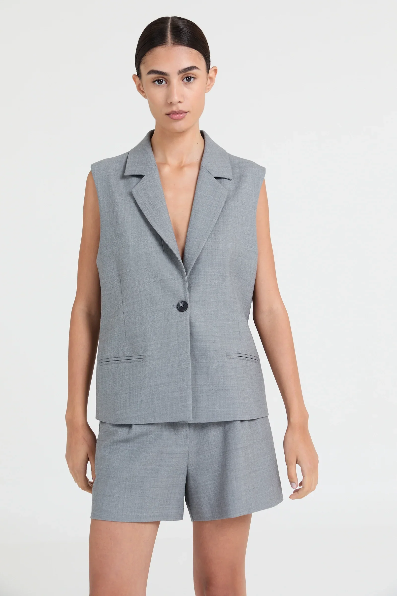 MadisonShorts_HarperBlazerGrey_6_7b58c887-96c8-4e49-a2fb-2b0cda707e08.webp