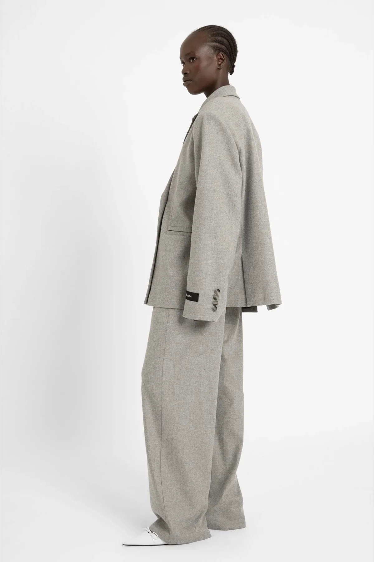 AW26_ECom_BILAY_Blazer_Grey_3.webp