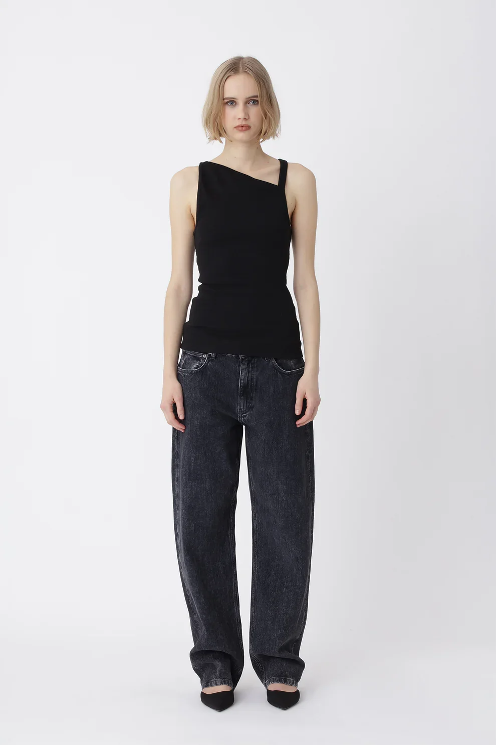 Ami_Top-Top-3916-12090-Black-1.webp