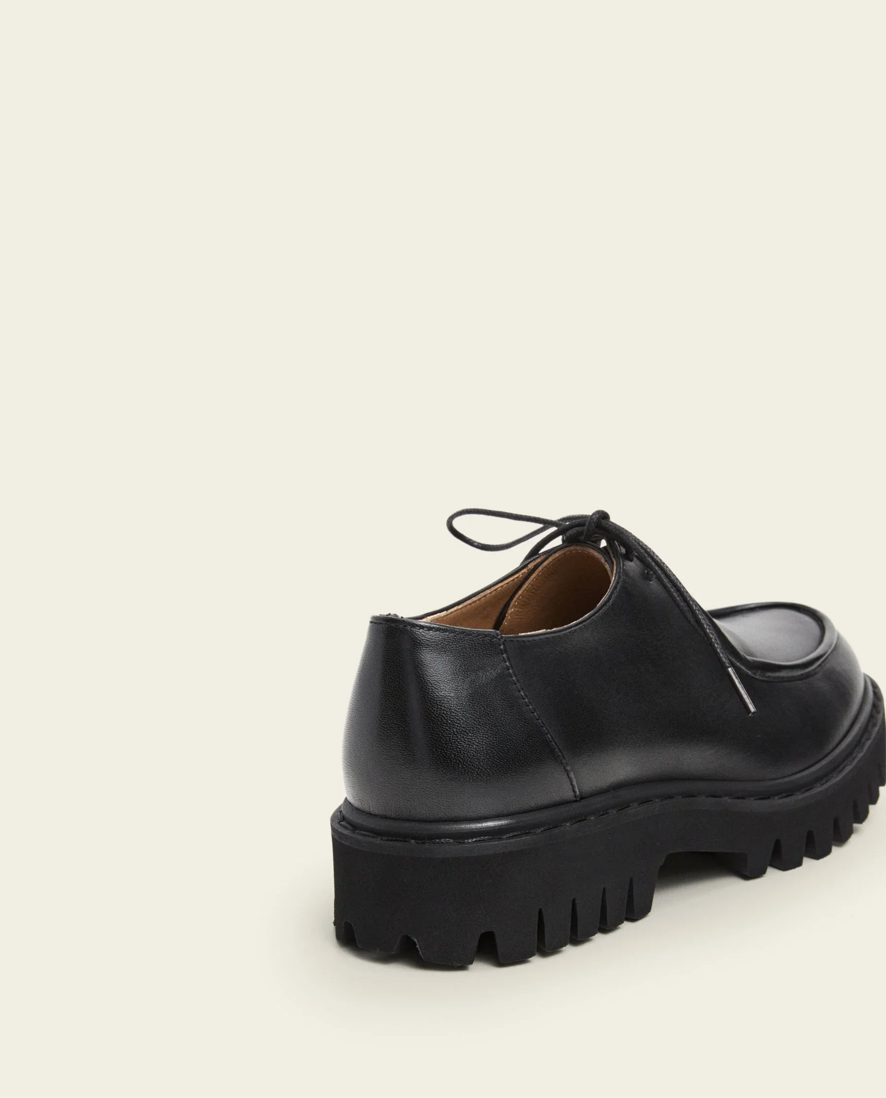 FLATTERED-MARLON_BLACK_LEATHER-DETAIL_copy.webp