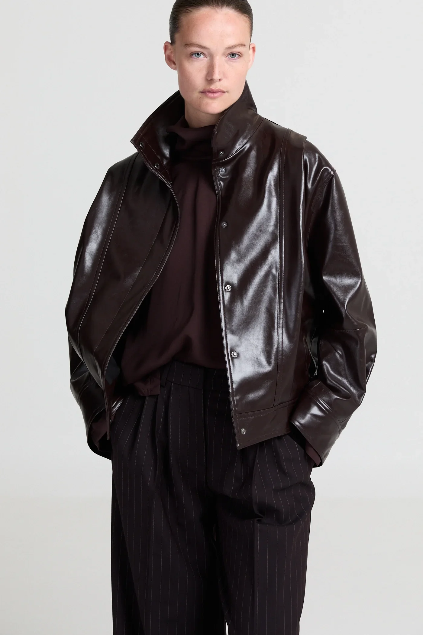 TessaBrownleatherjacket1.webp
