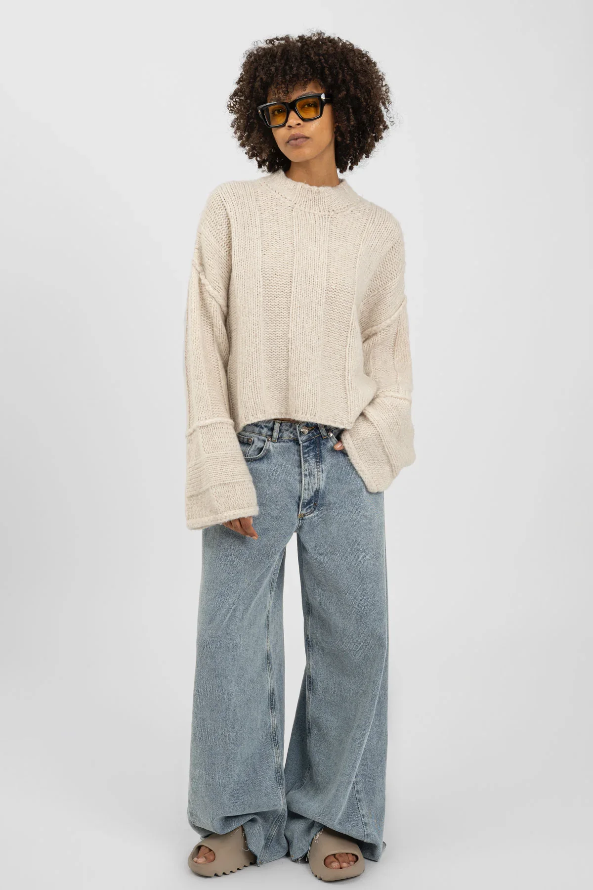 AW25_ECom_bp_STYNA_Sweater_Oatmeal_1.webp
