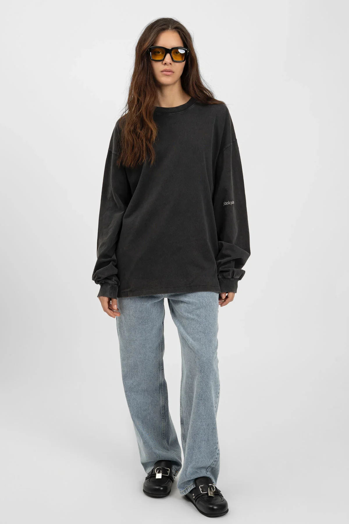 THE_MENU_ECom_bp_ICONIC_003_LongTee_FadedBlack_1.webp