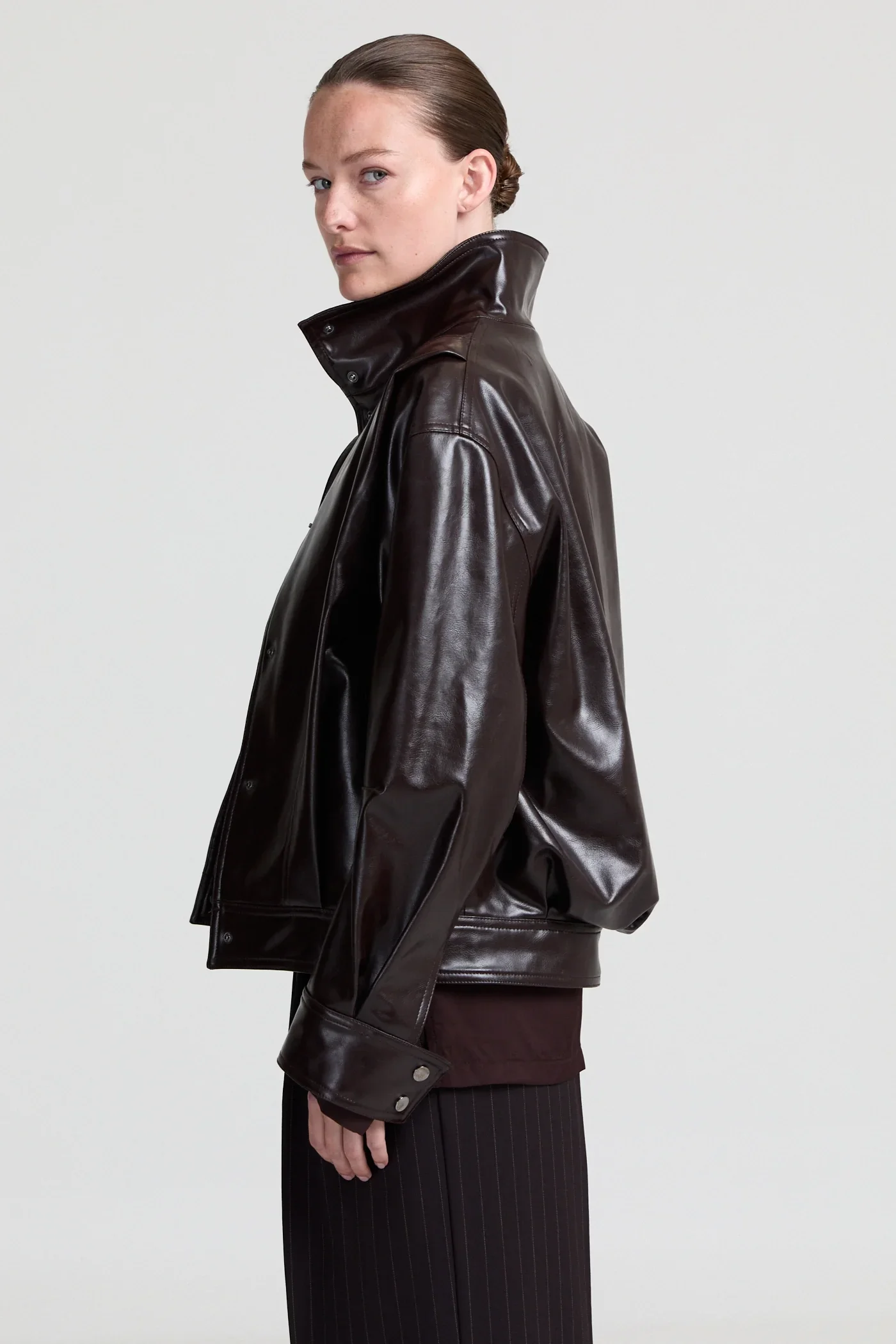 TessaBrownleatherjacket4.webp