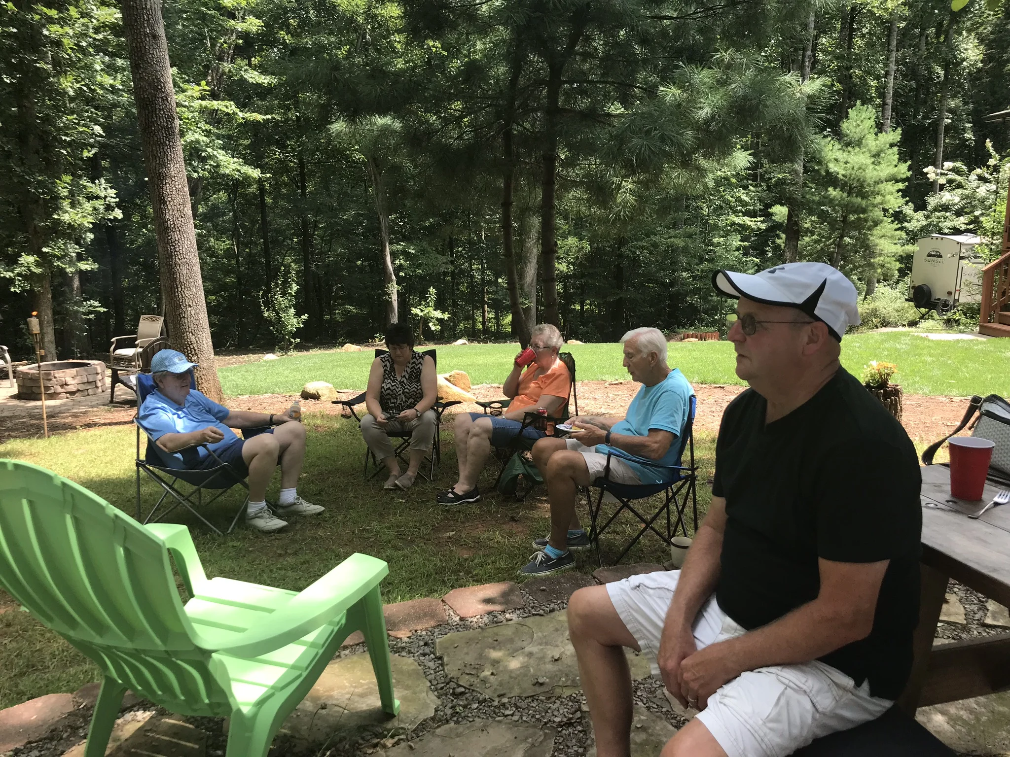 Jim Pickett, Tammy Hickle, Lana & Bob Horneck, and Tom Hickle relaxing after lunch.