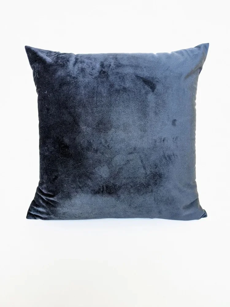 Blackout_Velvet_Pillow_1_wedding_birthday_party_event_textile_rentals_Los_Angeles_Orange_County.jpg