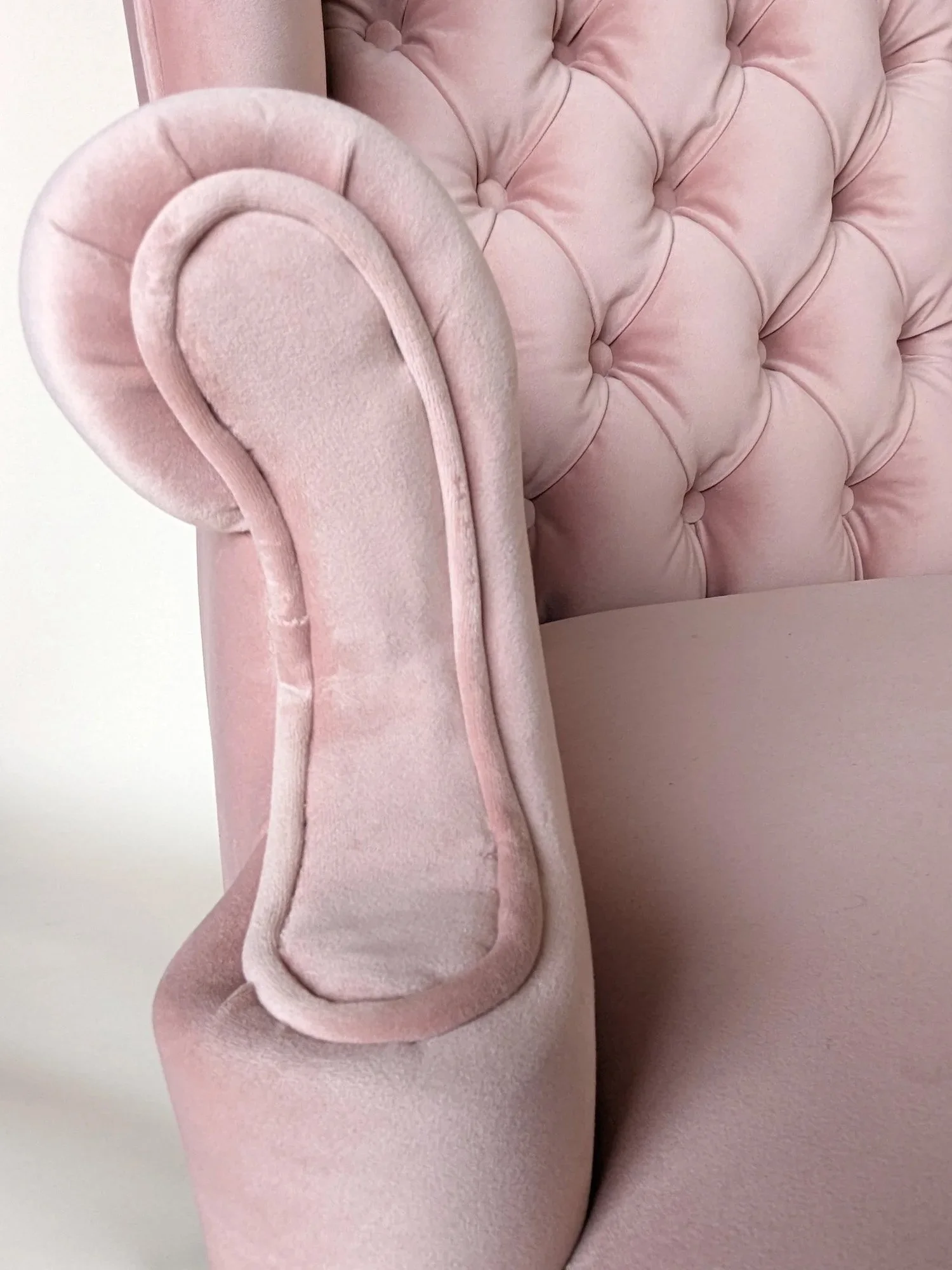 Betty_Tufted_Armchair_4_wedding_birthday_party_event_upholstered_seating_rentals_Los_Angeles_Orange_County.jpg