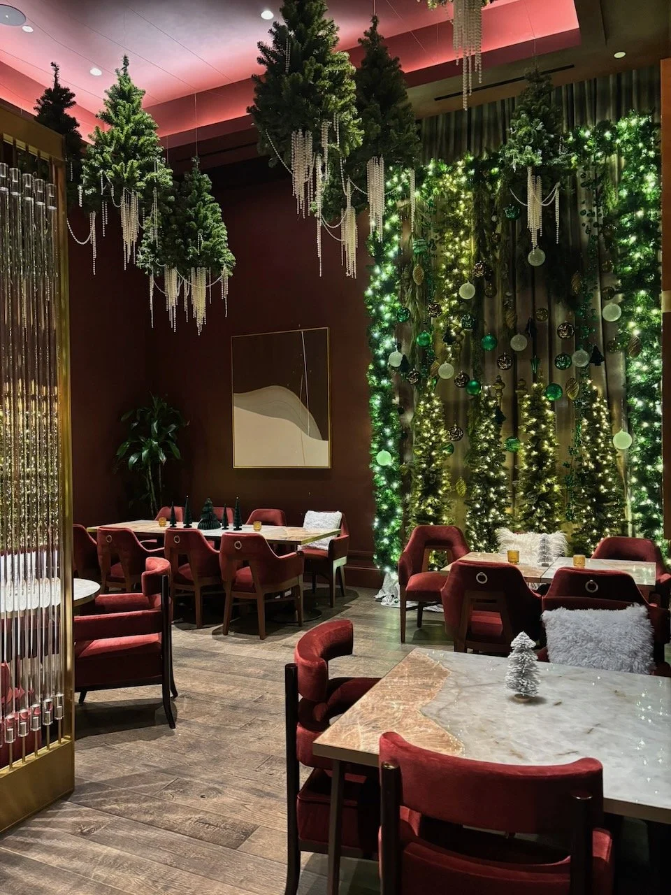 Fairmont_Breakers_Red_Room_2.jpeg