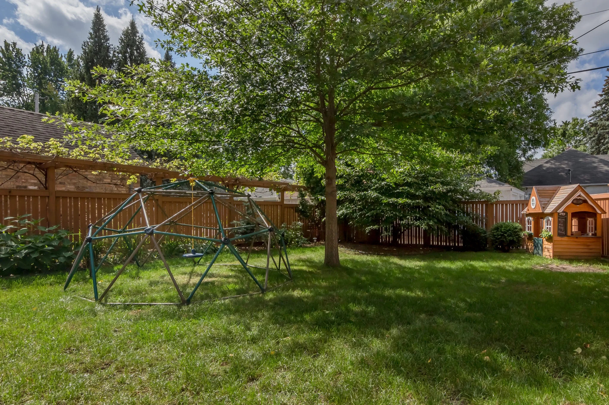 5708 Elliot Ave (Exteriors)-6.JPG
