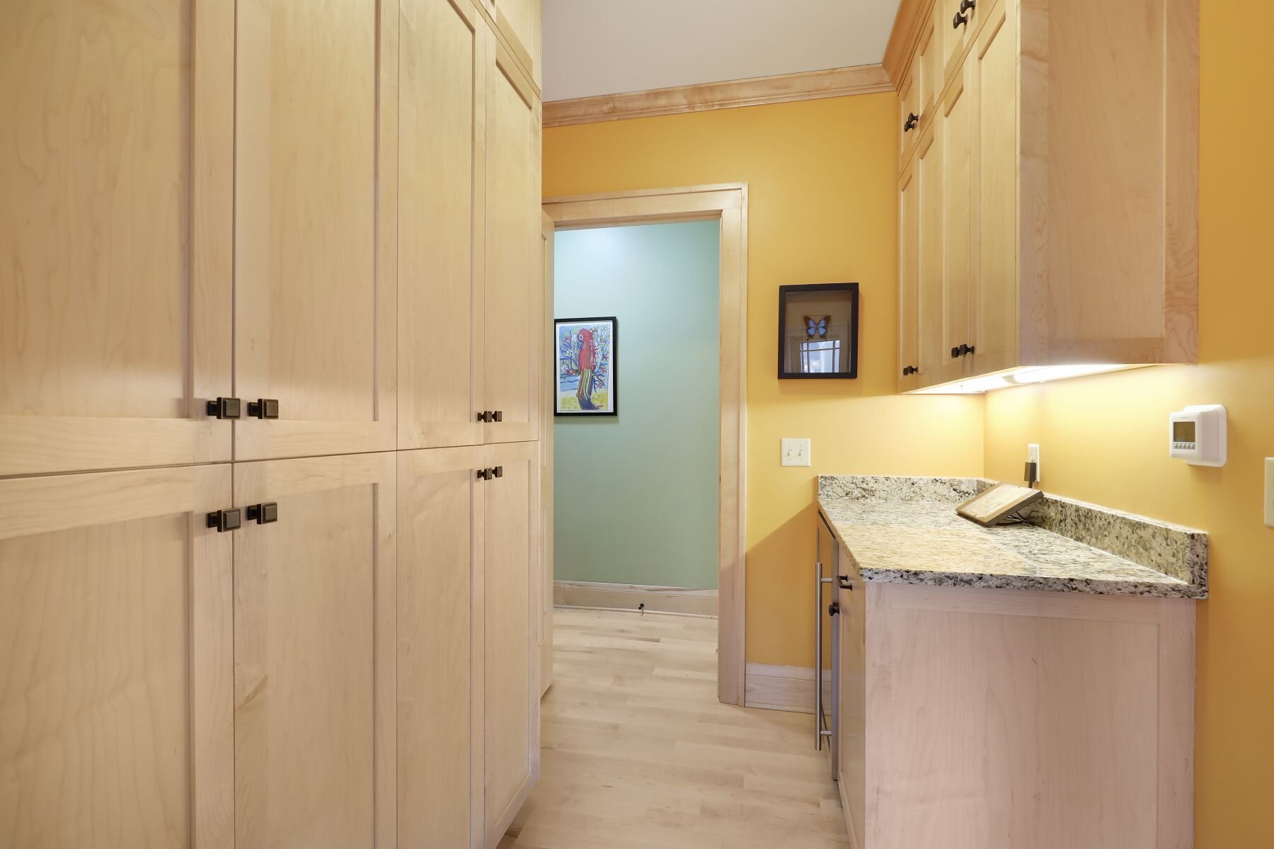 2032 Sheridan 10.jpeg