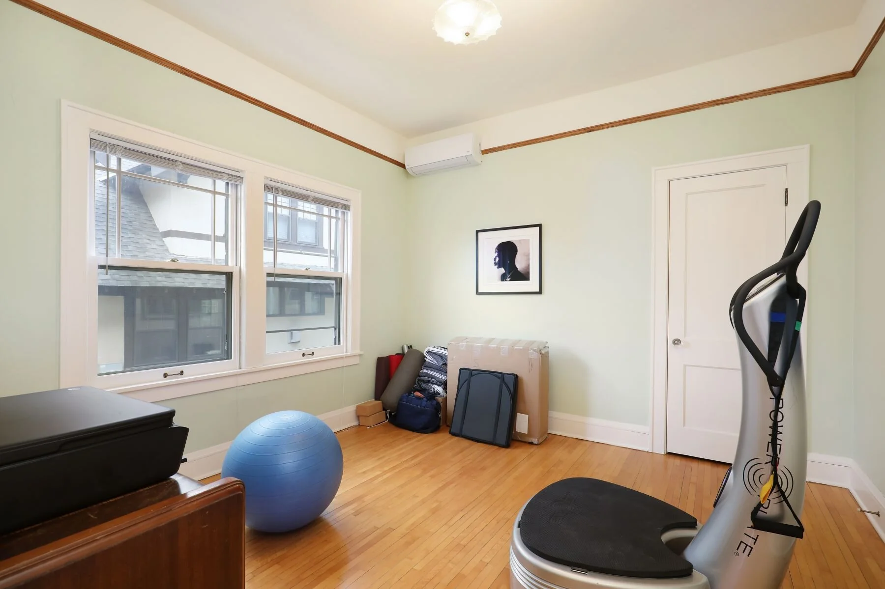 2032 Sheridan 13.jpeg