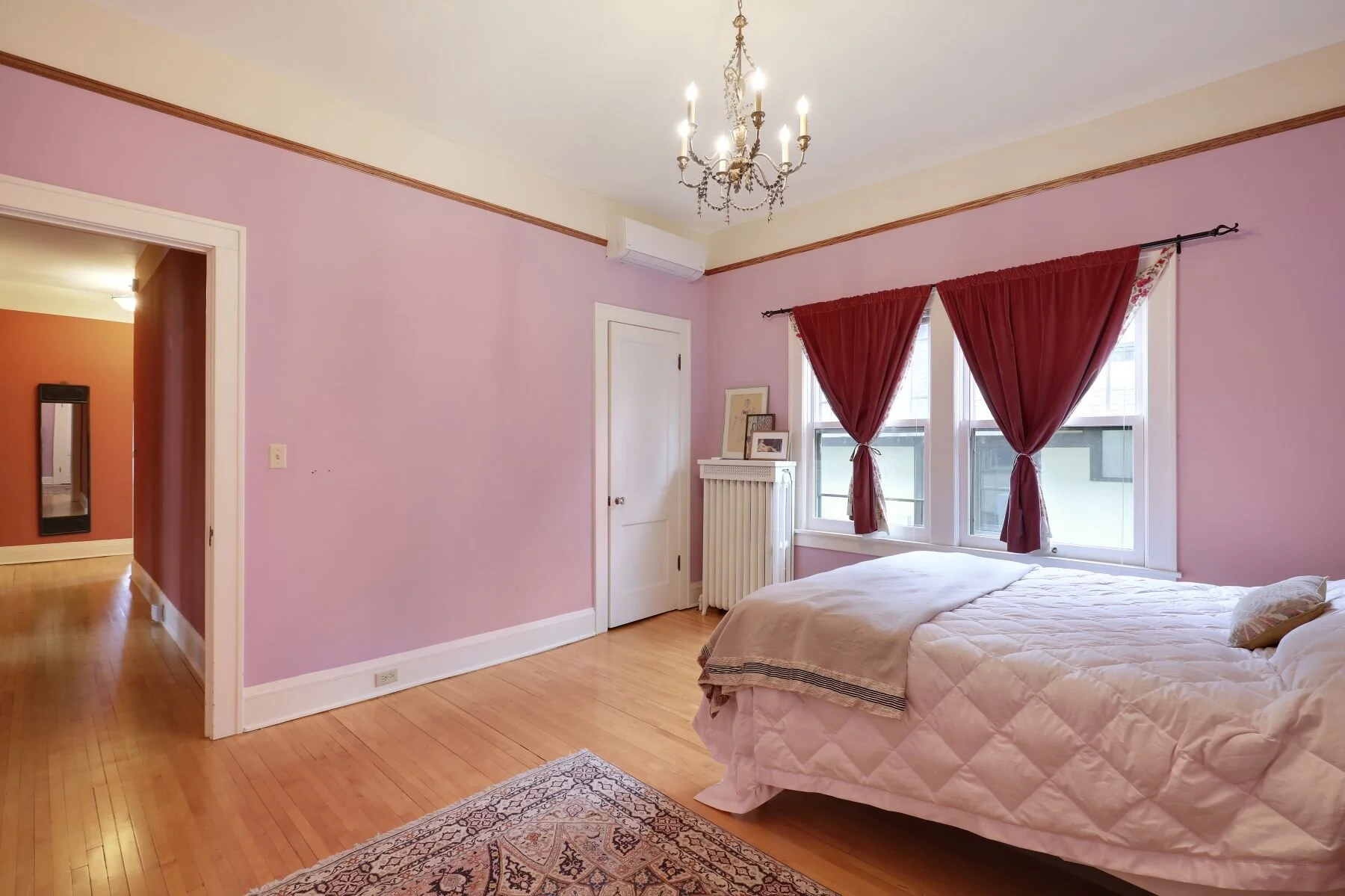 2032 Sheridan 15.jpeg