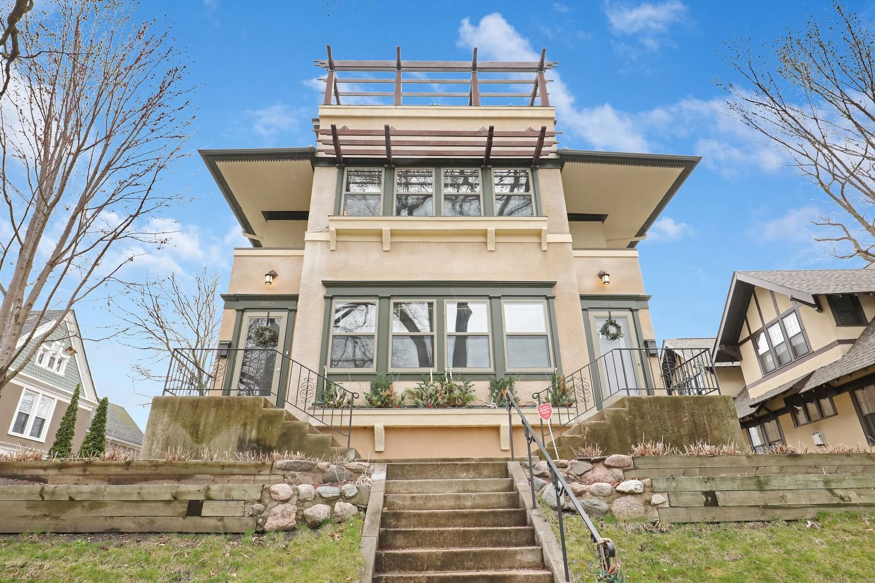 2032 Sheridan 18.jpeg