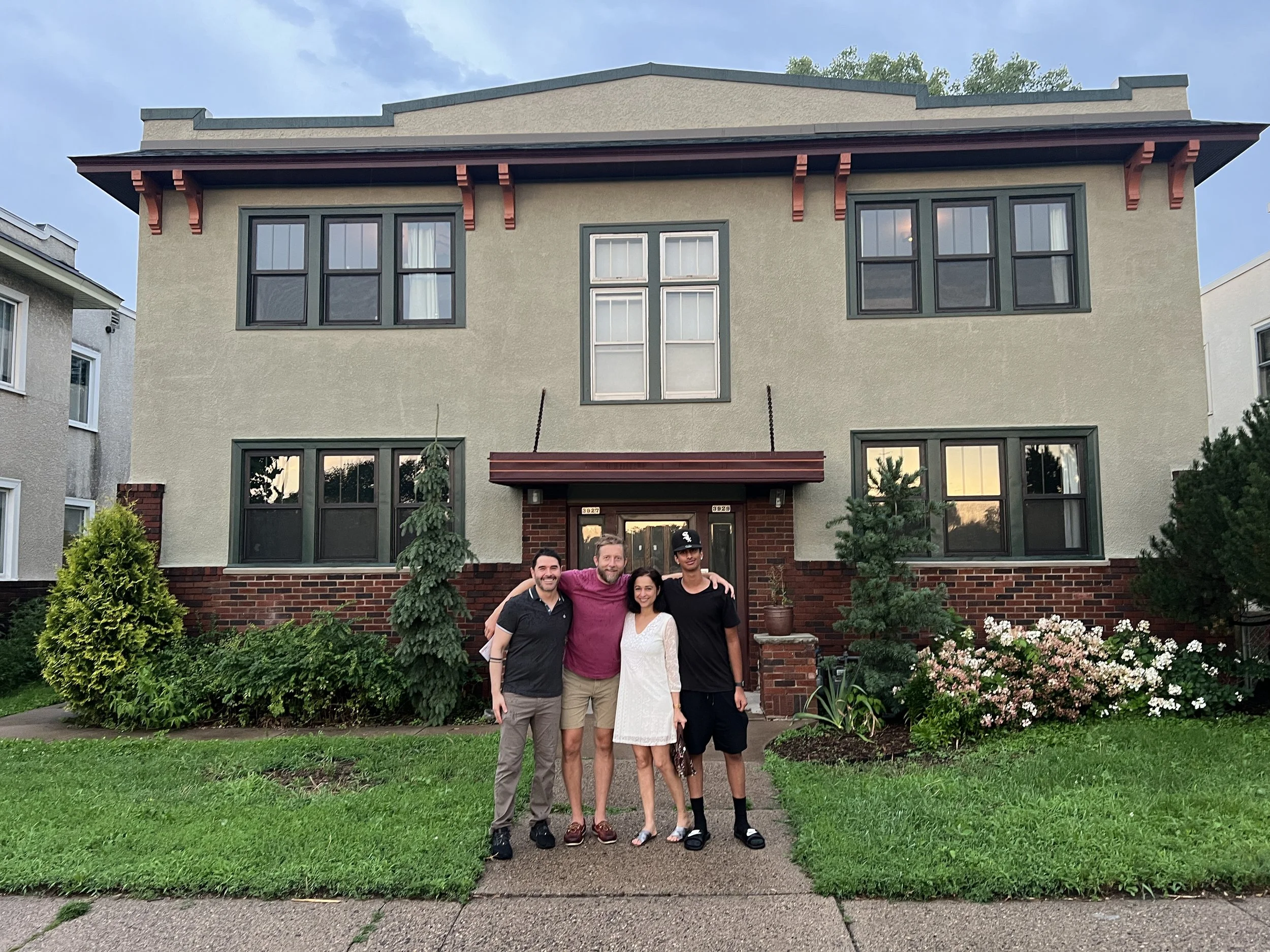 Listing in RareForm Presents : 3927–9 Chicago Ave