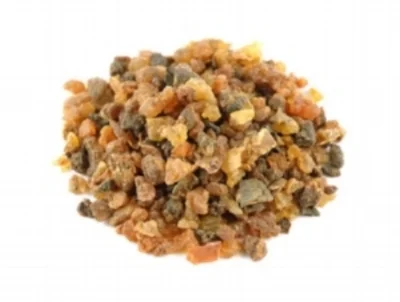Myrrh: which helps to balance hydration, remove toxins from the skin and encourages skin repair.