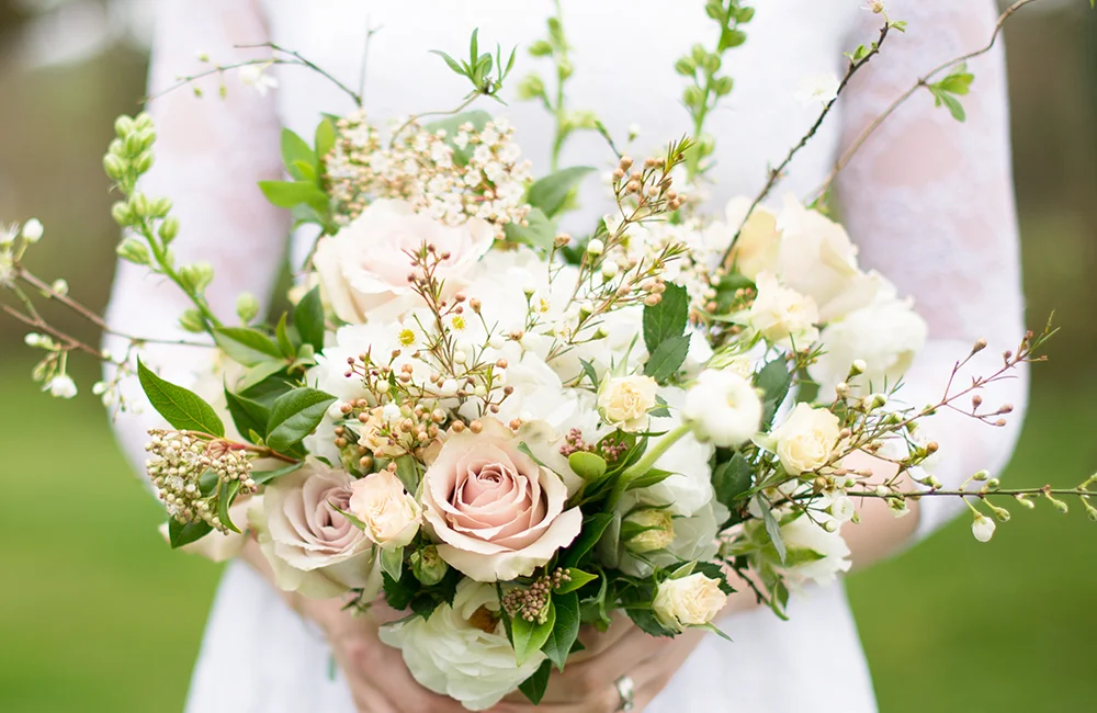 The viburnum flowers here blend beautifully with the waxflower and, with all the leaves stripped away, would be a brilliant substitute for a customer wanting all British flowers. I'd be sad to remove them though, they're just too lovely! 