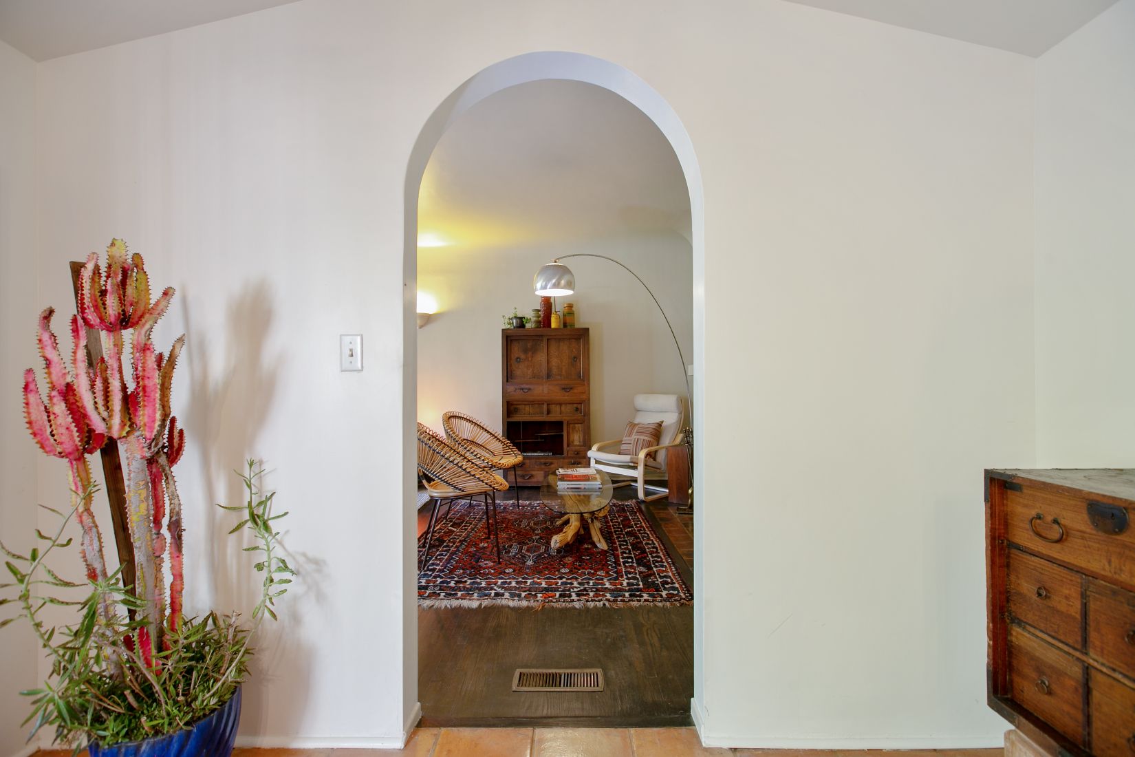 Int View to Dining.jpg