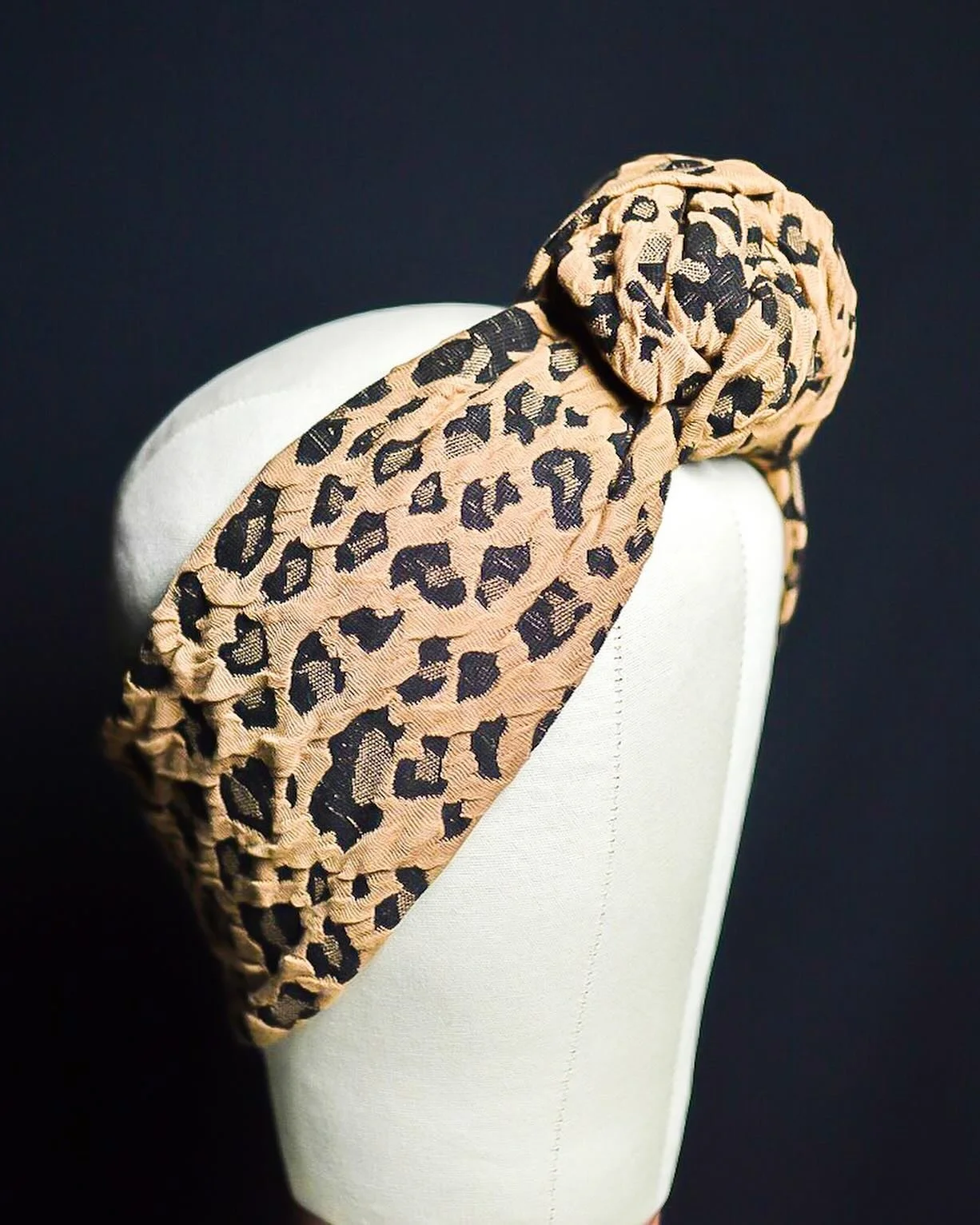 we love a hair wrap + hoops kinda day👸🏽🐆 @danicoleaccessories does a handcrafted headpiece and accessory just right, all hand sewn with chic prints in VA! the leopard print is a perfect go to or a sequin moment for a spring brunch date?! we&rsquo;