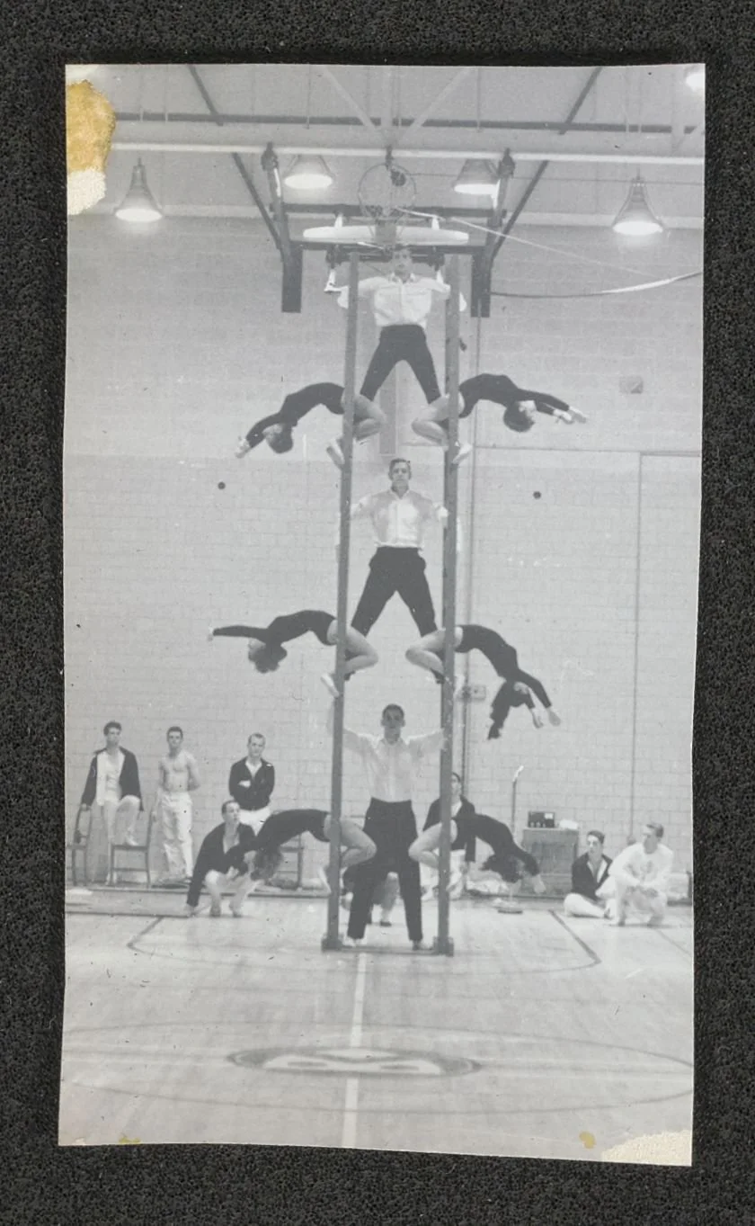  Ladders at road show, double knee hook hang 