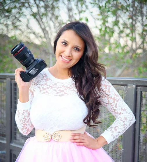 Michelle Lorraine - Photographer Michelle has been a professional photographer for over 10 years. She specialized in daytime photography.
