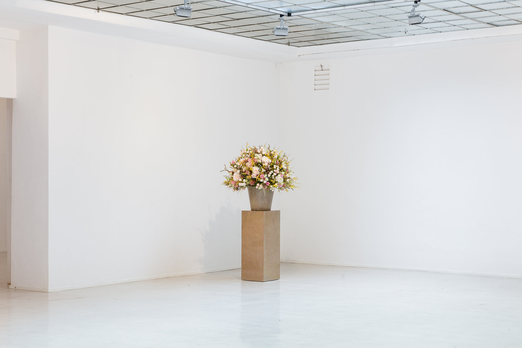 2019_10_23_Ausstellungsansichten_Thomas-Locher_Willem-De-Rooij_Georg-Kargl_006_web.jpg