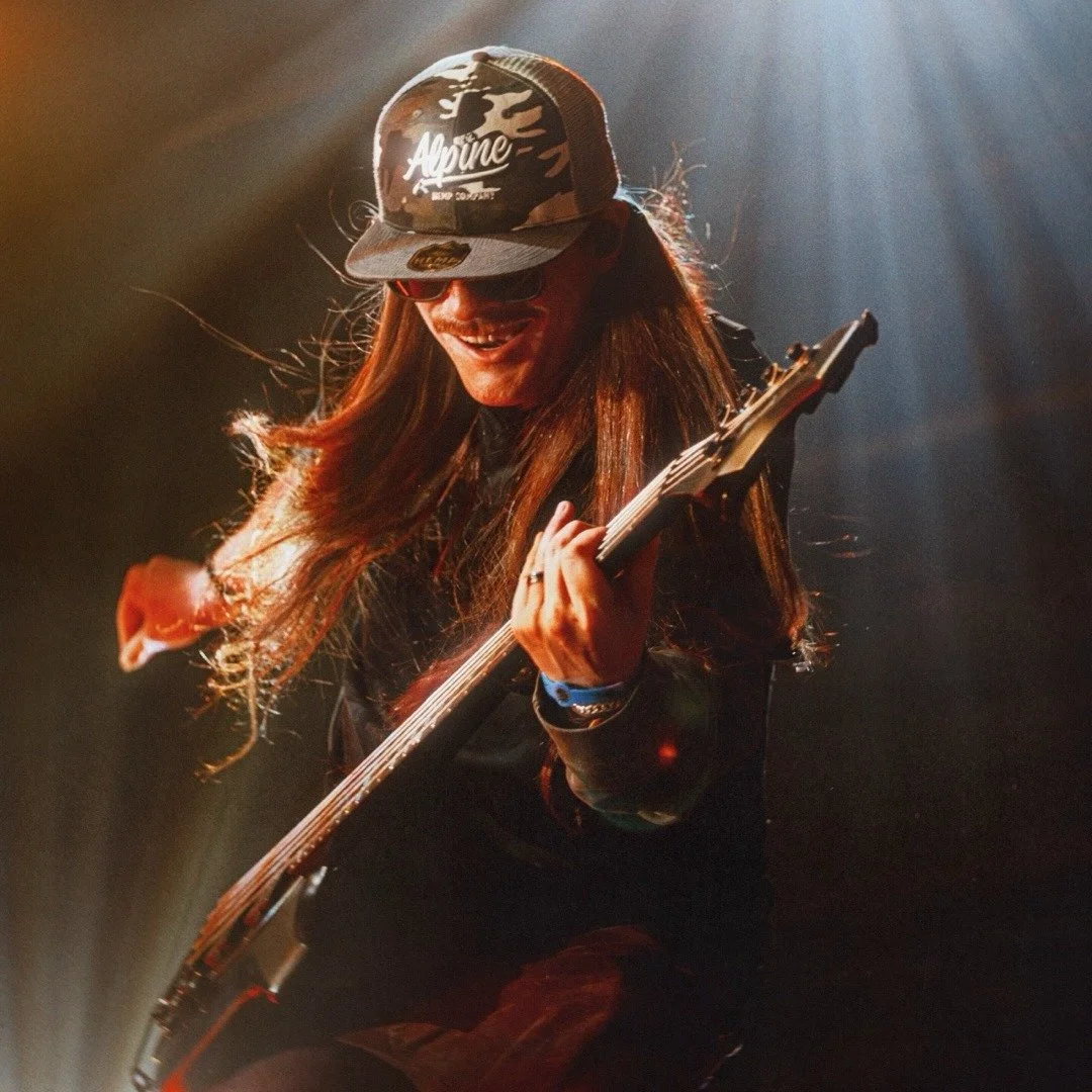 Soooo Hyped on these great photos of @mattlinkbass from @theelovaters rocking that Alpine 😍 Oh and don't forgret @jarvmakesmusic in that second shot! 

📸: @landry_allen