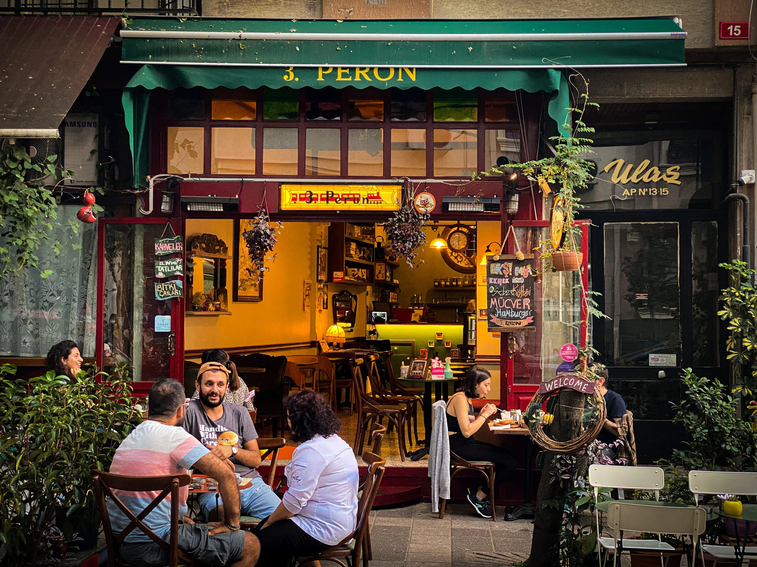 A No-Bullshit Guide to Istanbul (Special CITY GUIDE Edition)