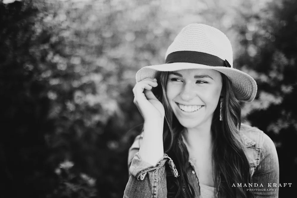 jillianb_188bw_fb_amandakraftphotography.jpg