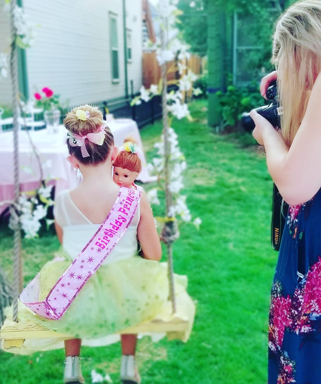 Princess Parties are back!🤗👸🏼
We cant wait to see the professional photos taken by @dfaith.photography
Did your princess miss her party during quarantine?Princess Tea parties are the perfect way to make it up to her!
Fall reservations are still av